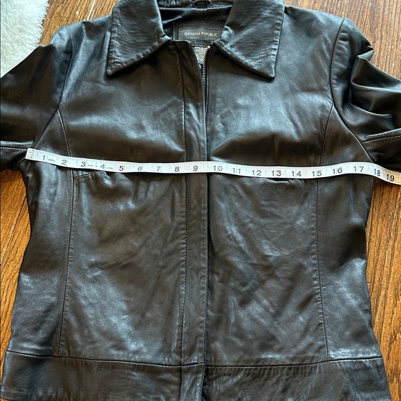 Banana republic minimalist leather jacket - Picture 6 of 9
